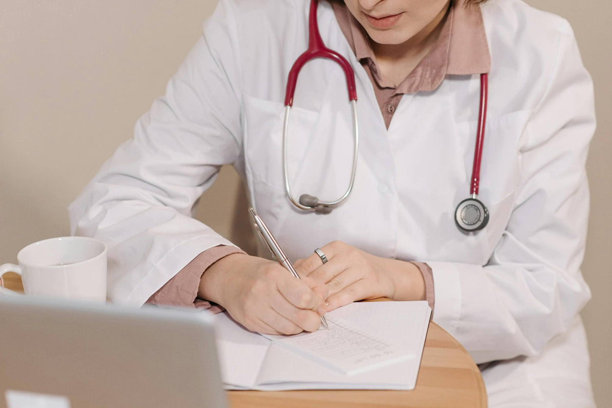SpO₂ am Finger oder Handgelenk: Sensoren richtig vergleichen