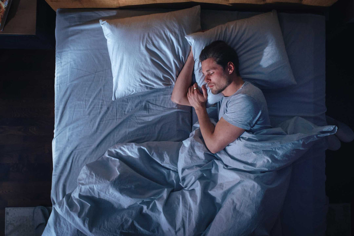 Yearner-Schlafposition: Was sie ist und ob sie gesund ist
