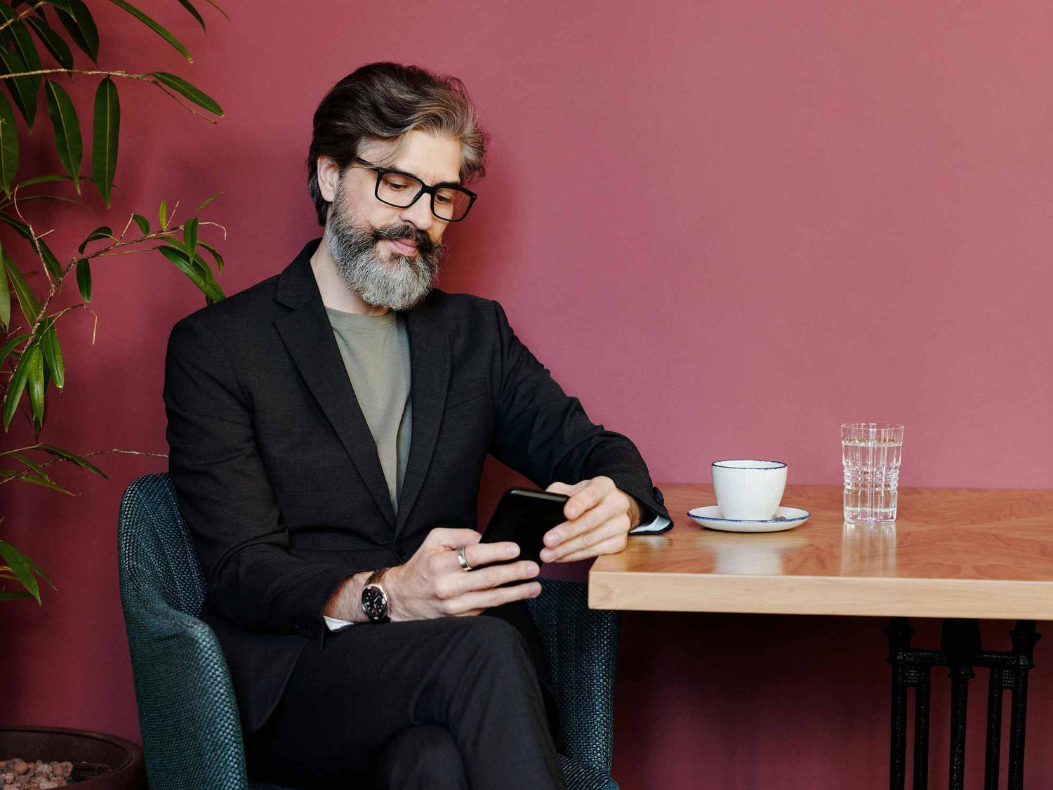 Wie lange sollte man vor dem Schlafengehen kein Koffein mehr trinken? Der ultimative Guide